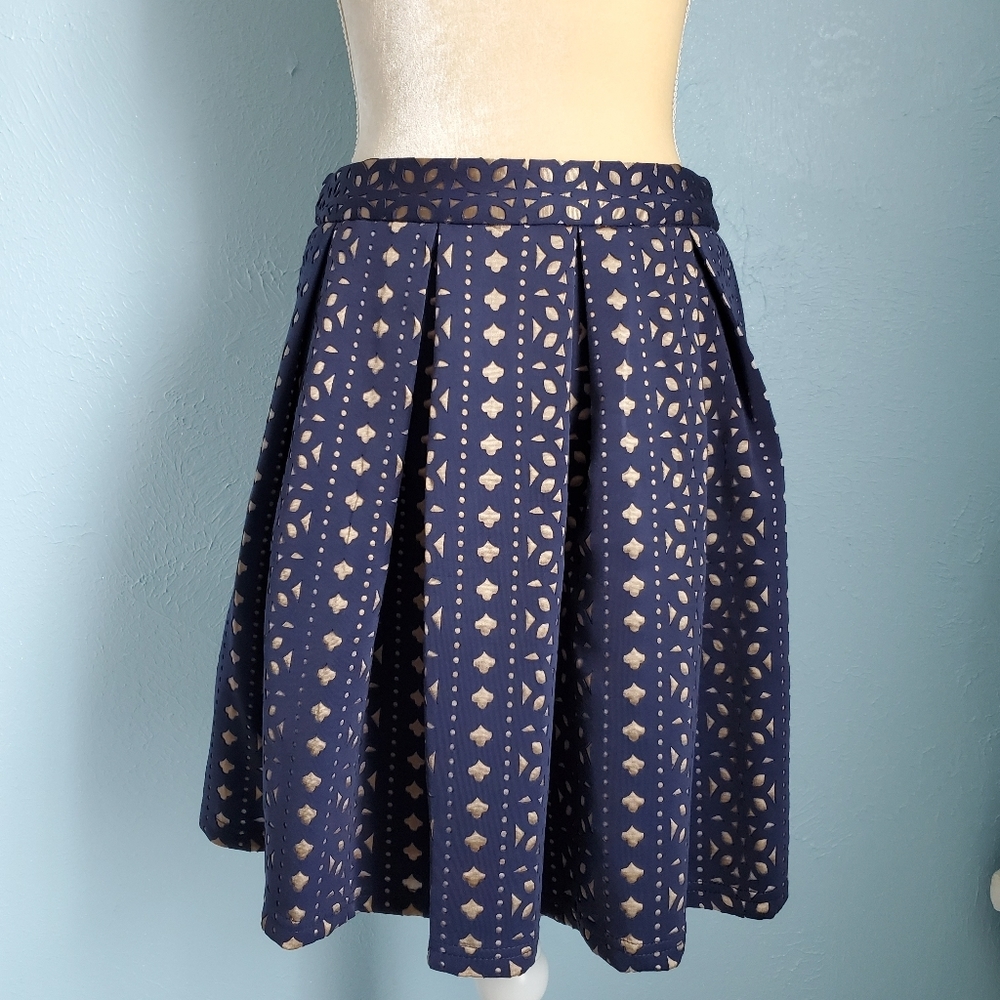 💥 NWT Blue Rain floral laser cut skirt A69